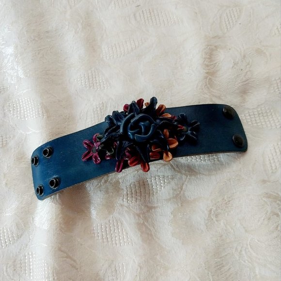 Handmade Leather Flower Bracelet Cuff Dark Blue - Picture 5 of 8